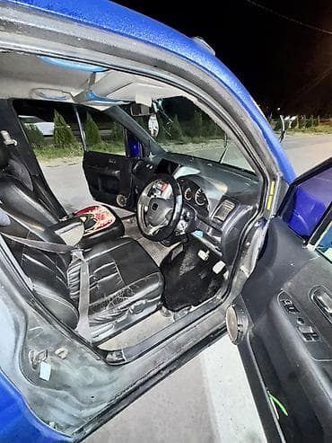 Honda Mobilio: 2002 г., 1.5 л, Автомат, Бензин, Минивэн — 5
