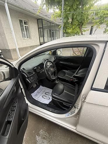 Транспорт: Chevrolet Spark: 2019 г., 1 л, Автомат, Бензин, Хетчбек — 5