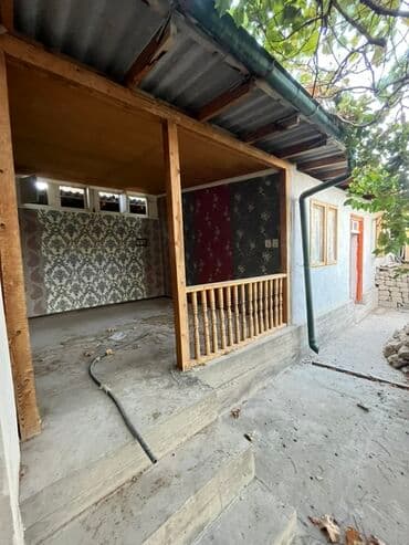 сайлык дом: Город Баткен
Келекек район 
Дом -6 сотых 
6 комнат,ванная,кухня — 16