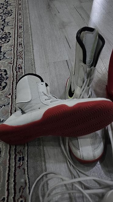 бокс товары: Комплект для бокса: - Перчатки IBA (International Boxing — 3