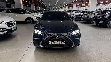 lc 300: Lexus ES: 2019 г., 2.5 л, Автомат, Гибрид, Седан — 1