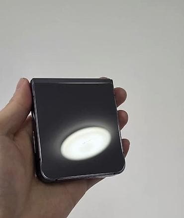 zet flip: Samsung Galaxy Z Flip 5, 256 ГБ, цвет - Черный — 2