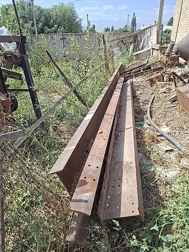 Чарбалык товарлар: Продаю двутавр балку, 300 мм, длина 8.4 м - 1 штук. длина 4.5 - 2 — 1