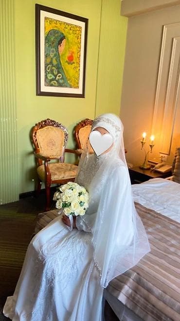 платье с разрезом: Свадебное платье, Мусульманское, Кружево, Б/у — 2