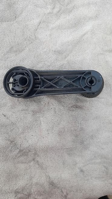 Дверная карта Volkswagen 1993 г., Б/у, Оригинал, Германия at lalafo.kg Дверная карта Volkswagen 1993 г., Б/у, Оригинал, Германия