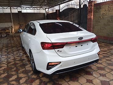 торг у капота: Kia K3: 2020 г., 1.6 л, Автомат, Бензин, Седан — 6