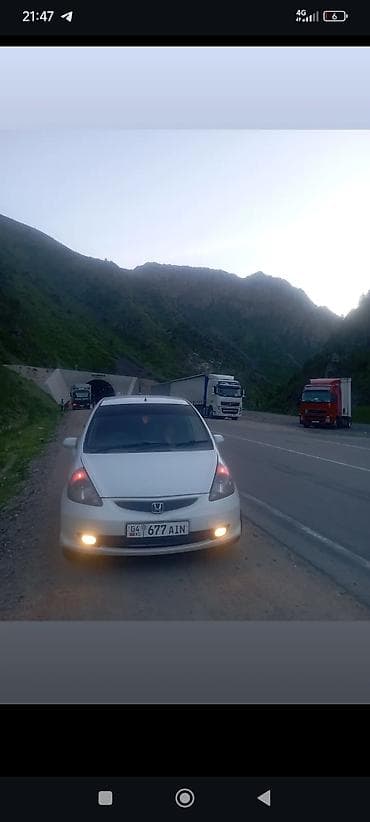 Honda Fit: 2002 г., 1.3 л, Автомат, Бензин, Хэтчбэк at lalafo.kg Honda Fit: 2002 г., 1.3 л, Автомат, Бензин, Хэтчбэк