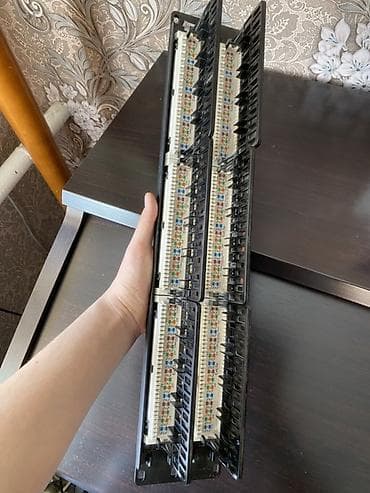 ролл вороты: Патч-панель TRIPP LITE, 48 портов, Cat 5e, 2U, для монтажa в 19" — 4