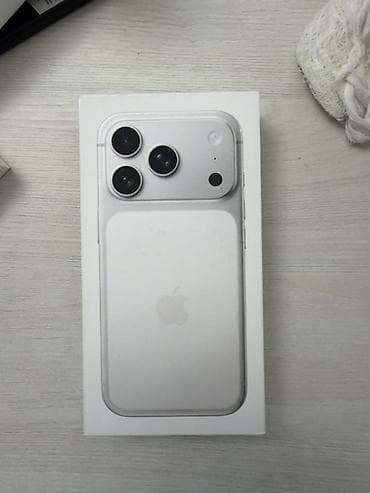 a 11: IPhone 17 Pro, Б/у, 256 ГБ, Серебристый, Зарядное устройство, Защитное стекло, Чехол, 100 % — 1