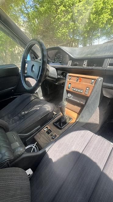 5e fe: Mercedes-Benz W124: 1989 г., Седан — 5
