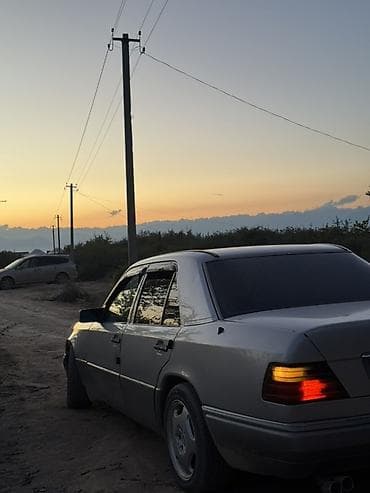 Продажа авто: Mercedes-Benz W124: 1993 г., 2.2 л, Механика, Бензин, Седан — 9
