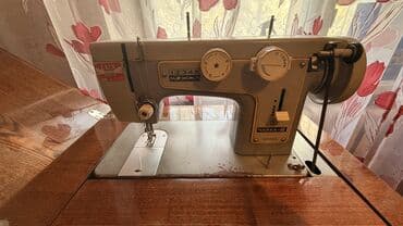 Акылдуу сааттар: Тигүүчү машина Механикалык, Кол менен — 1