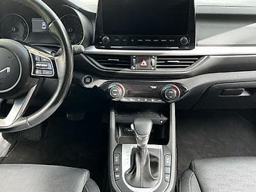 geely coolray: Kia K3: 2021 г., 1.6 л, Вариатор, Бензин, Седан — 6