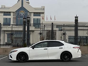 Транспорт: Toyota Camry: 2020 г., 2.5 л, Автомат, Бензин, Седан — 4