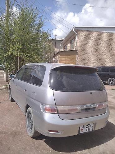 Транспорт: Toyota Gaia: 2003 г., 2 л, Автомат, Бензин, Минивэн — 4