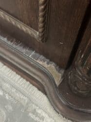 кух буфет: Классический буфет-витрина из массива в темном тоне. Дерево под орех — 2