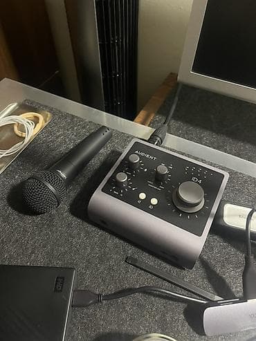 Аудиоинтерфейс Audient iD4 + динамический микрофон Behringer XM8500