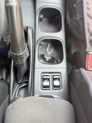 Продажа авто: Nissan Primera: 2002 г., 1.8 л, Механика, Бензин, Хэтчбэк — 9