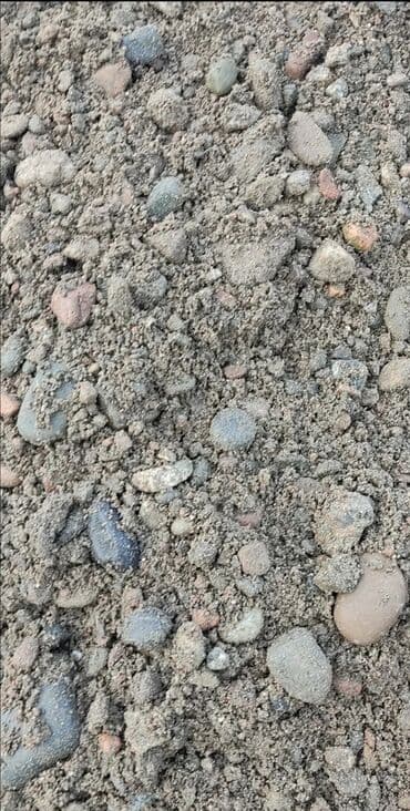 Гравий-грунт (шагыл)с доставкой 10тон Более 2х машин будет со at lalafo.kg Гравий-грунт (шагыл)с доставкой 10тон Более 2х машин будет со