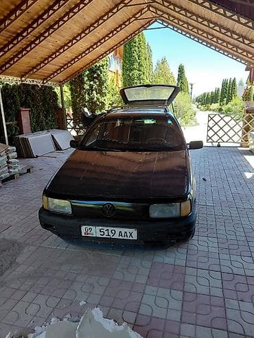 Volkswagen Passat: 1993 г.