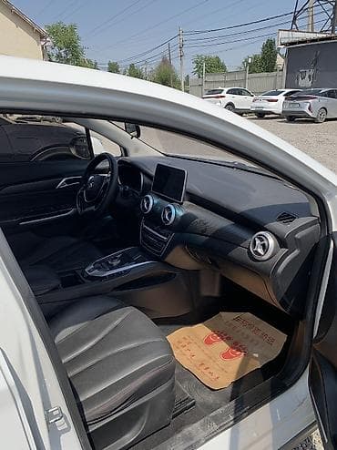 byd e9: BYD : 2019 г., Автомат, Электромобиль, Седан — 7