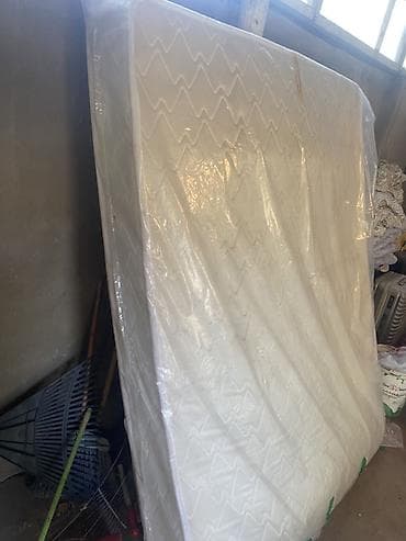 пледы покрывала: Матрас двуспальный, упакован в заводскую плёнку. - Размер визуально — 2