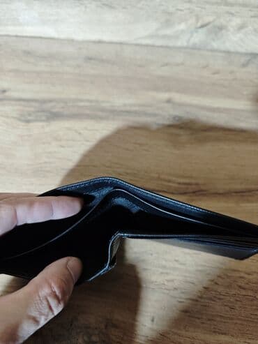 найден кошелек: Портмоне Automobile Lamborghini 
Оригинал 
Натуральная кожа — 5