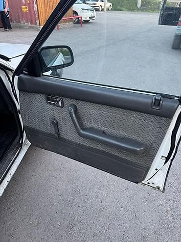 step wgn: Mazda 626: 1990 г., 2 л, Механика, Бензин, Седан — 3