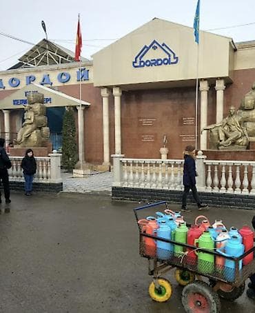 Сниму маленький контейнер или боковой! По нормально цене до 10тыс сом