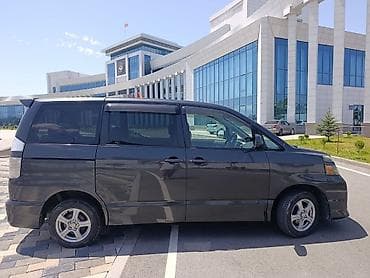 фав продажа: Toyota Voxy: 2004 г., 2 л, Автомат, Минивэн — 4