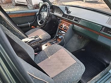 merc 211: Mercedes-Benz 220: 1993 г., 2.2 л, Автомат, Седан — 7