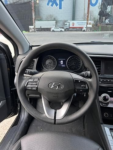 продаю венто: Hyundai Avante: 2019 г., Седан — 8