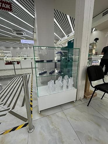Витрины: Стеклянная витрина для магазина/шоурума новая ни разу не — 2