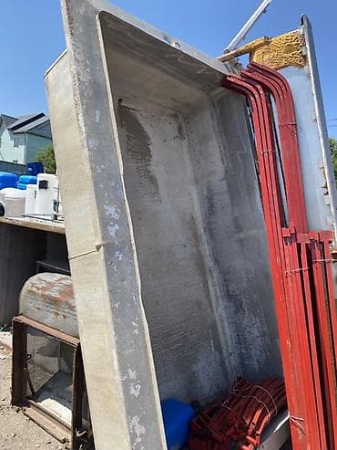 сколько стоит туалет: Ванна из нержавейки 3 т 
Бак из алюминия 2 т — 5