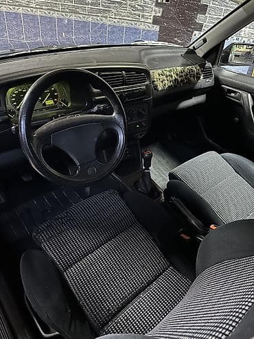 велтмейстер авто: Volkswagen Vento: 1992 г., 1.8 л, Механика, Бензин, Седан — 8