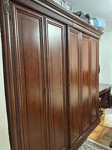 third edition solution: Спальный гарнитур в классическом стиле, массив тёмного дерева — 3