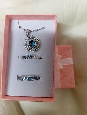 Жеке буюмдар: 590наборы 3/1 490 2/1 Набор украшений в подарочной коробке. Состав: - — 10