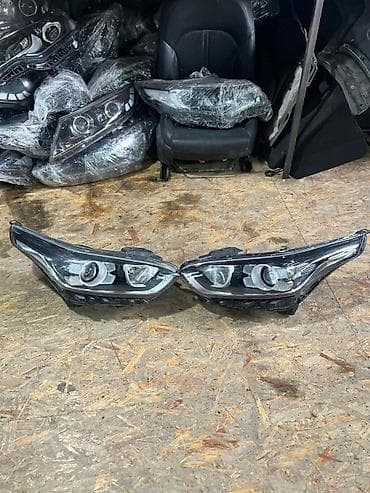 Рулевая часть: Комплект передних фар Kia 2019 г., Б/у, Оригинал — 1