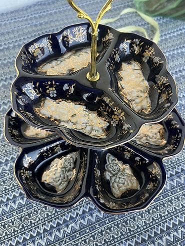 рисовая клейкая мука: Двухъярусная фарфоровая этажерка для конфет/фруктов/закусок. - — 2