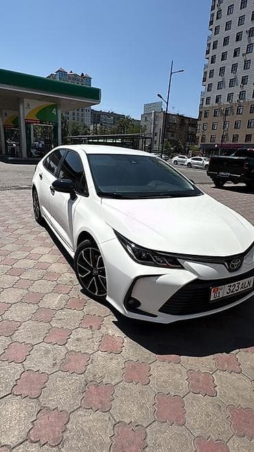 Toyota Corolla: 2019 г., 1.8 л, Автомат, Бензин, Седан