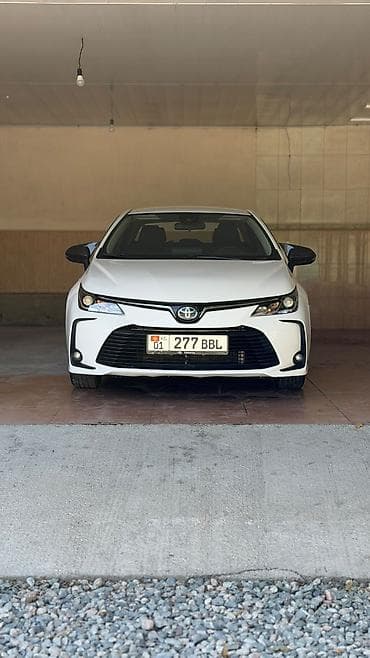prius plus: Toyota Corolla: 2022 г., 1.8 л, Вариатор, Гибрид, Седан — 1