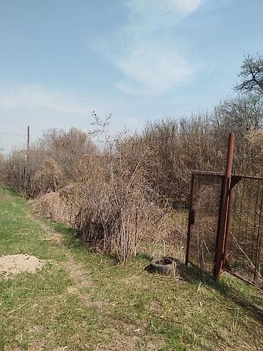 Кыймылсыз мүлк: Продаётся участок в селе Горное (Маевка). - Площадь: 10 соток - — 6