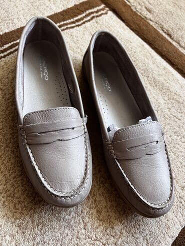 удобная обувь: Кожаная новая обувь производство Португалия, размер 38, очень удобная — 1