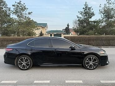 Toyota Camry: 2018 г., 2.5 л, Автомат, Бензин, Седан