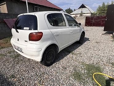 Продажа авто: Toyota Yaris: 2005 г., Механика, Бензин, Хэтчбэк — 3