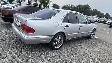 Mercedes-Benz E-Class: 1995 г., 2 л, Механика, Бензин, Седан — 3