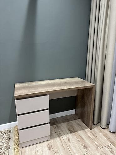 Письменный/рабочий стол с тумбой на 3 ящика - Компактный прямой стол