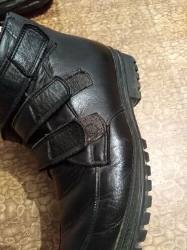 обувь ручной работы: Эркектердин ботинкеси, 39, 4F, Колдонулган, түсү - Кара, Өзү алып кетүү — 4