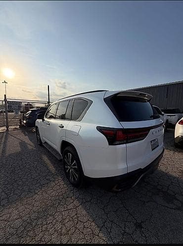 Lexus LX: 2024 г., 6 л, Автомат, Бензин, Внедорожник — 4