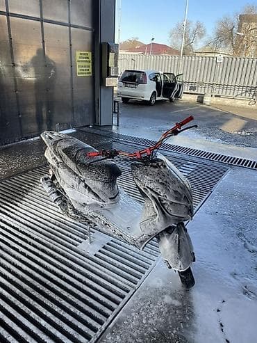 Скутеры: Тип скутера 150 куб. см, Бензин — 3